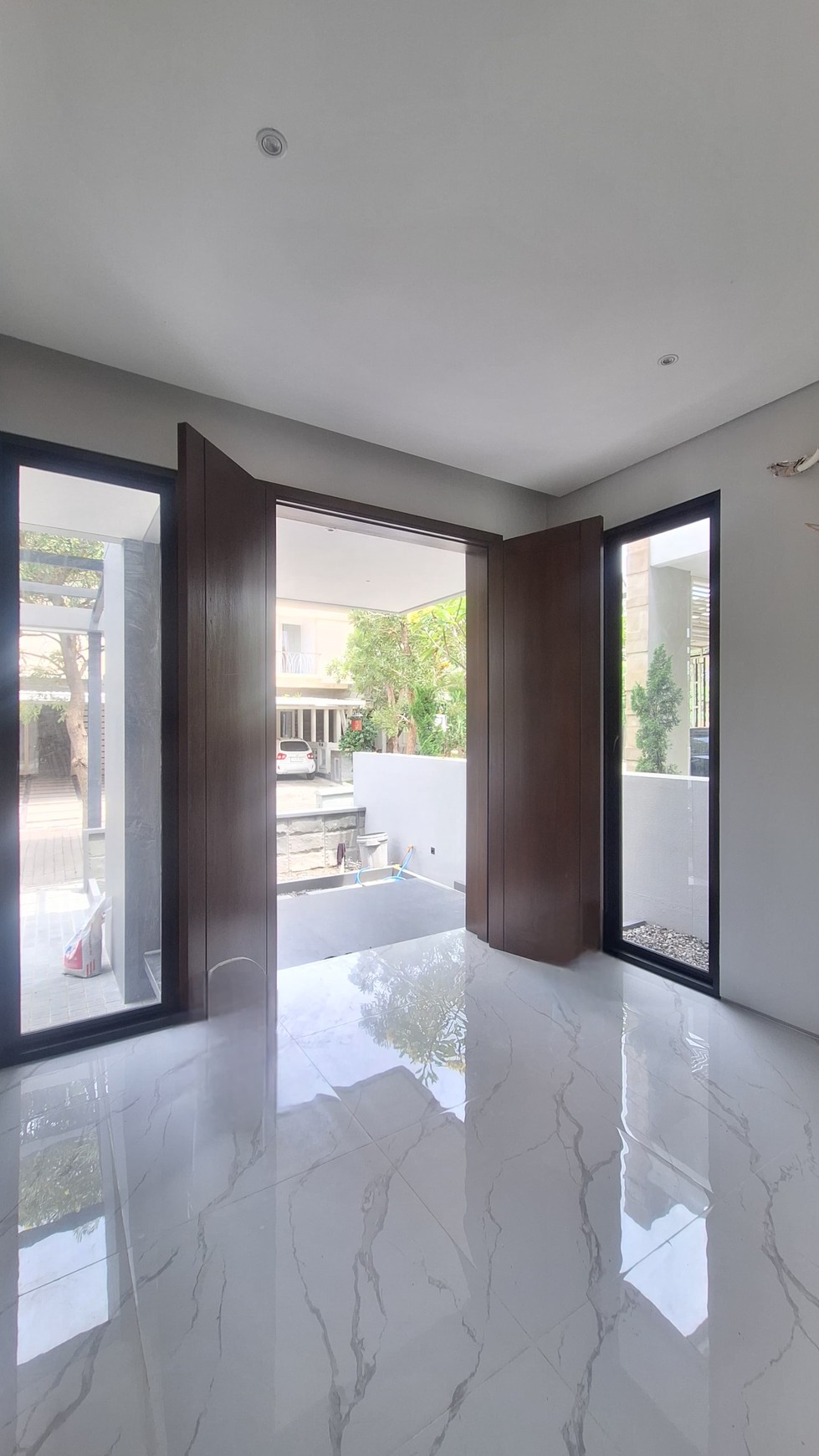 RUMAH NEW 5M-AN LOKASI TERDEPAN CITRALAND SURABAYA DEKAT PAKUWON MALL