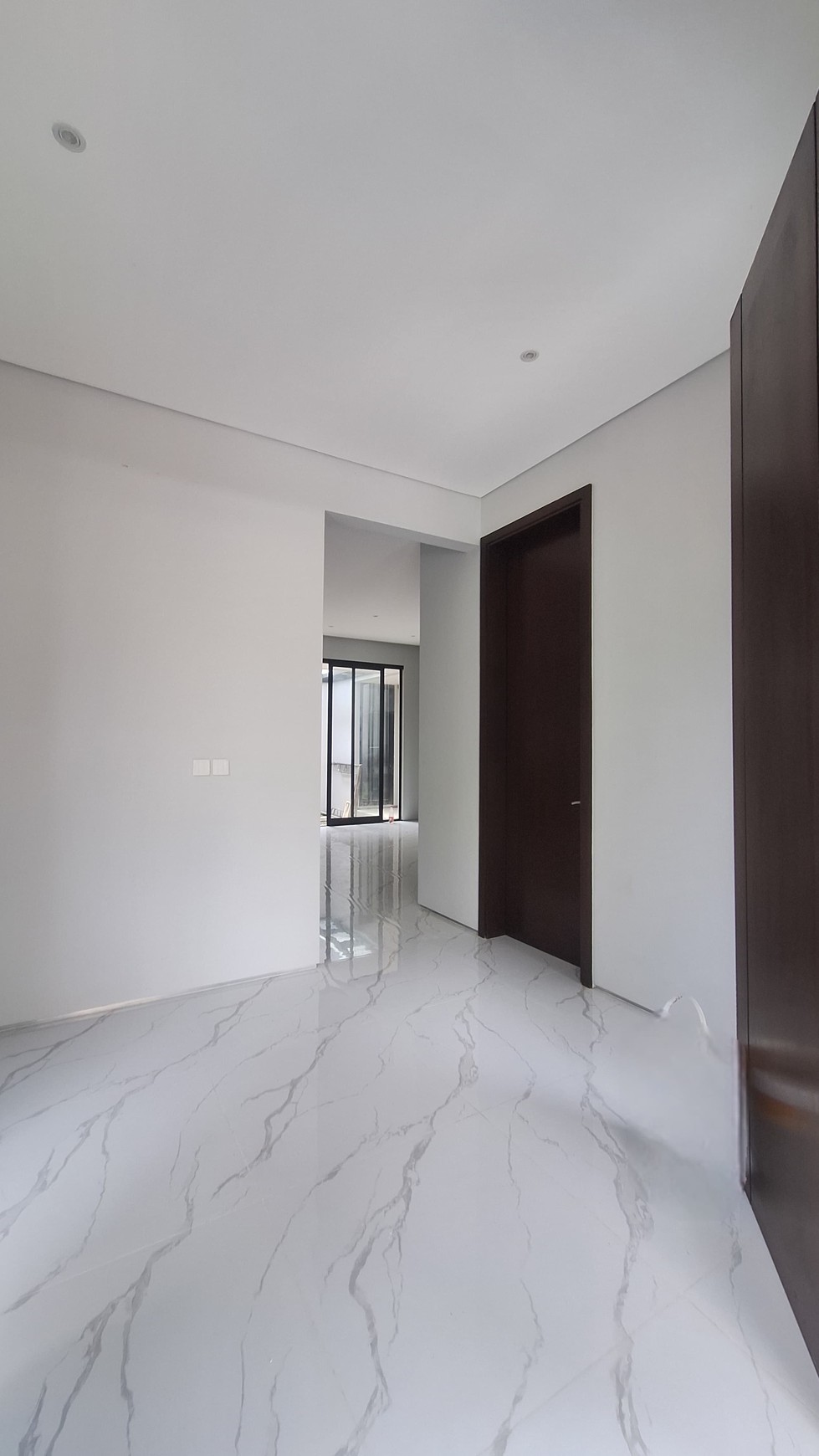 RUMAH NEW 5M-AN LOKASI TERDEPAN CITRALAND SURABAYA DEKAT PAKUWON MALL