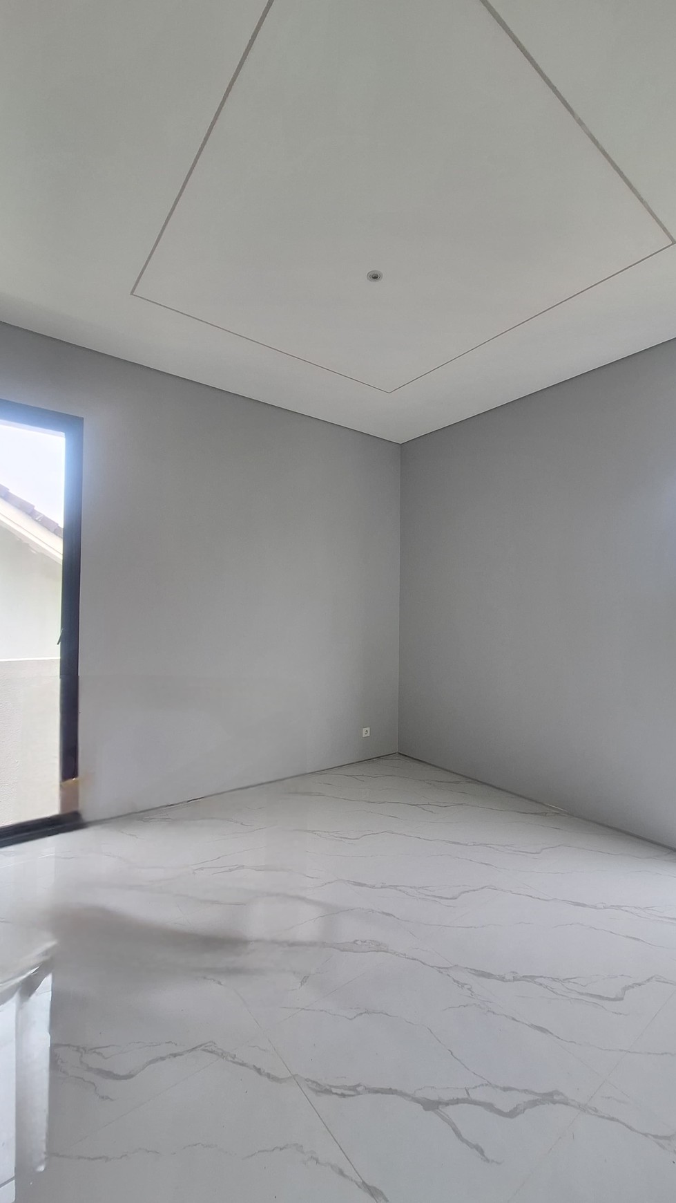 RUMAH NEW 5M-AN LOKASI TERDEPAN CITRALAND SURABAYA DEKAT PAKUWON MALL