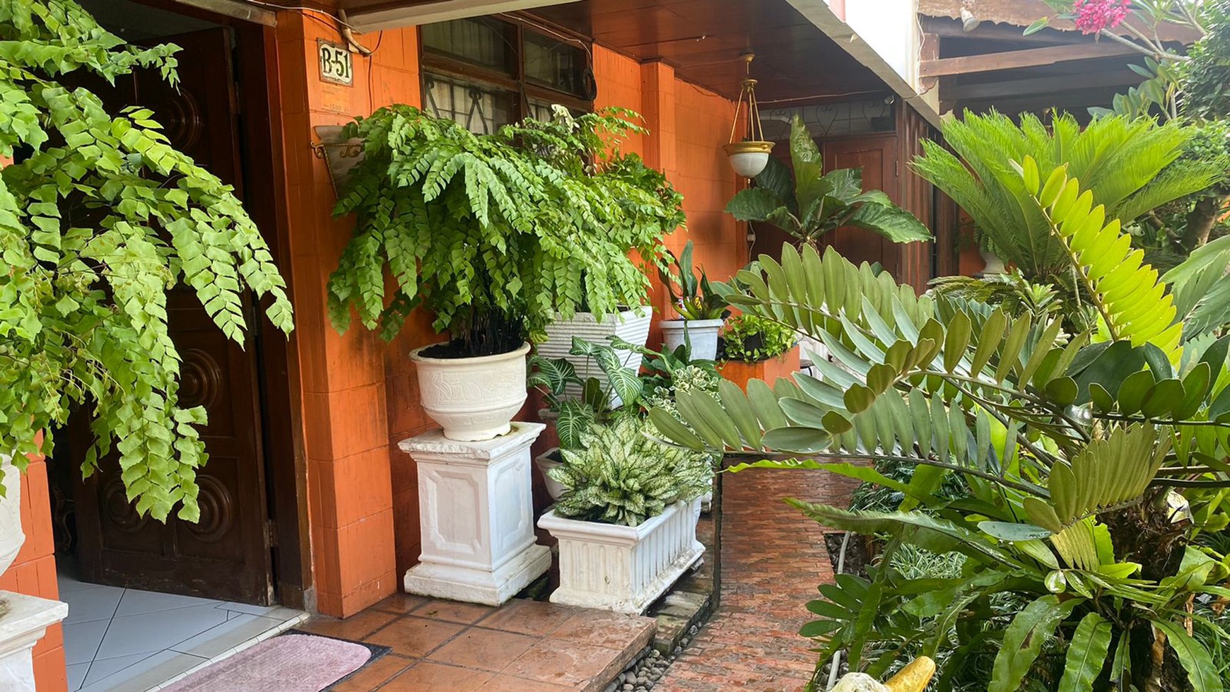Di Jual Rumah Asri 2 Lantai siap Huni di Salemba