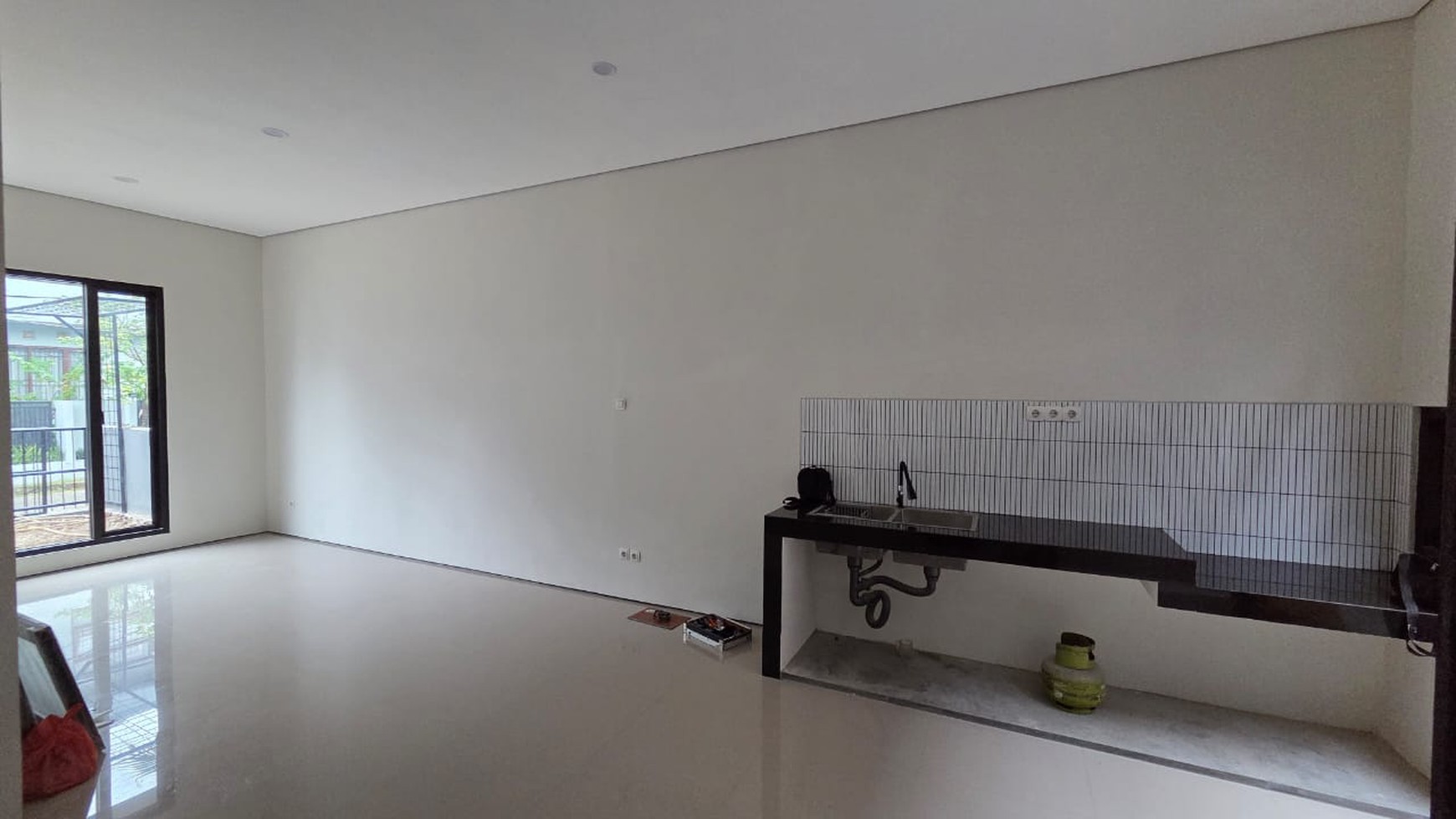 Brand New!! Rumah Cantik 2 Lantai dengan Desain Modern Siap Huni Lokasi Strategis @Bintaro, Sektor 5