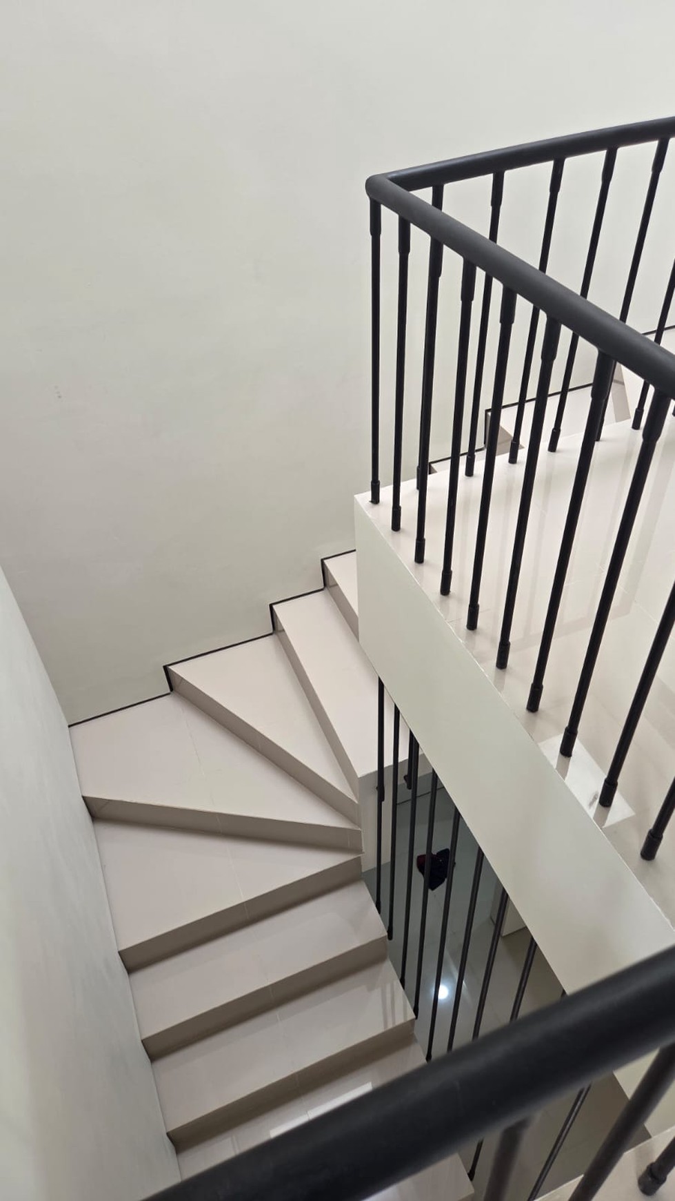 Brand New!! Rumah Cantik 2 Lantai dengan Desain Modern Siap Huni Lokasi Strategis @Bintaro, Sektor 5