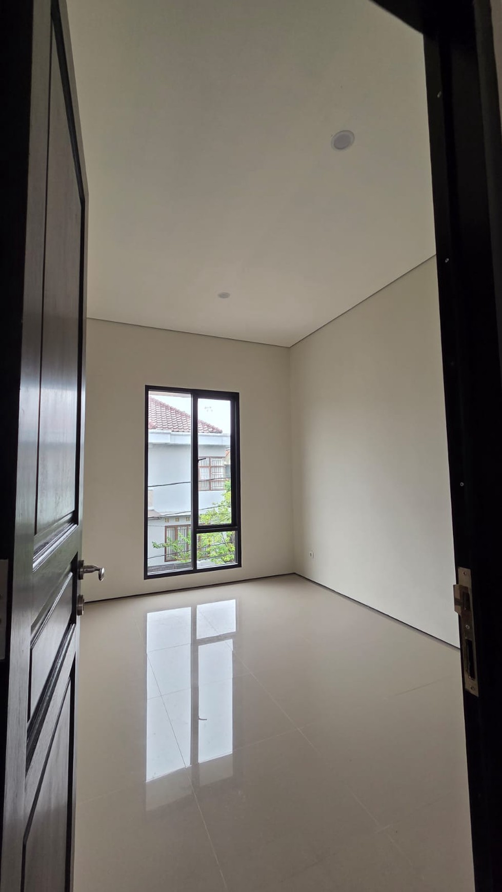 Brand New!! Rumah Cantik 2 Lantai dengan Desain Modern Siap Huni Lokasi Strategis @Bintaro, Sektor 5