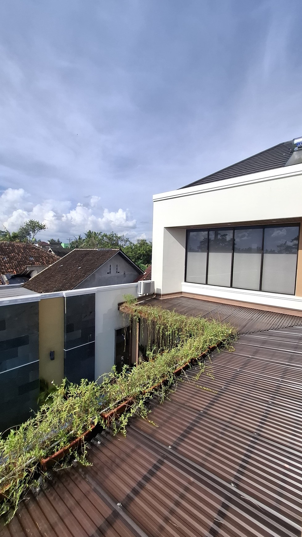 Rumah Mewah + Furniture Dengan Kolam Renang Di Jogja Bagian Utara, Ngaglik, Sleman