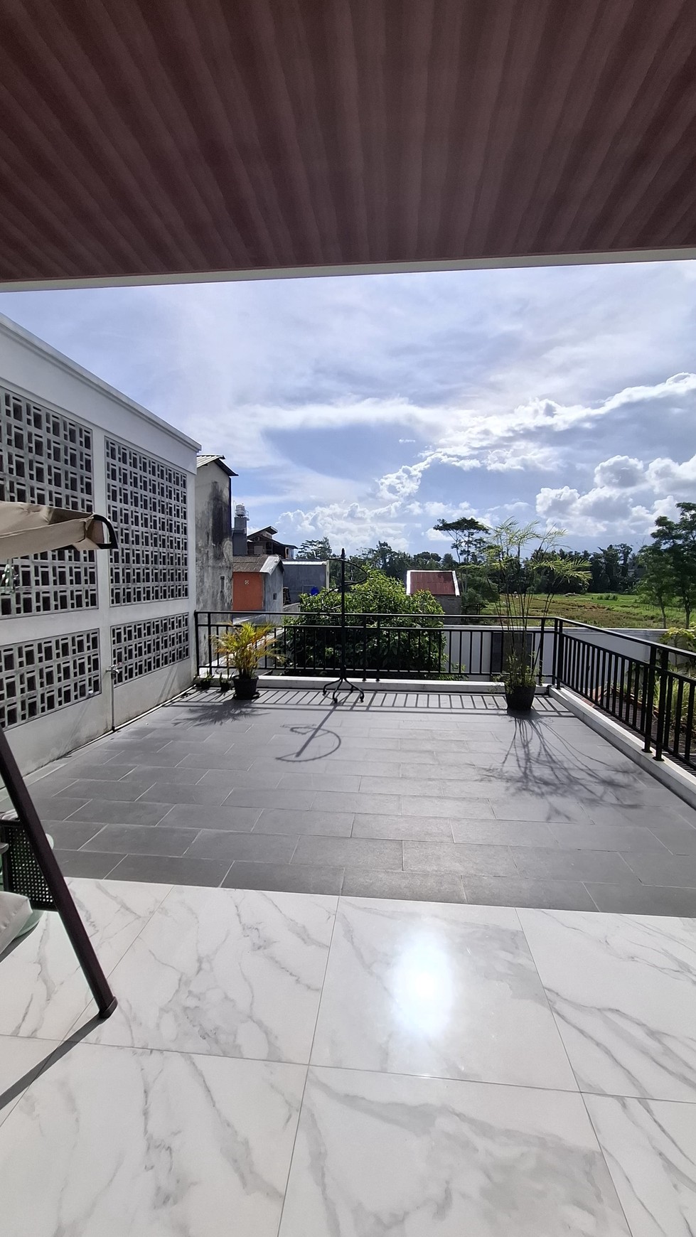 Rumah Mewah + Furniture Dengan Kolam Renang Di Jogja Bagian Utara, Ngaglik, Sleman