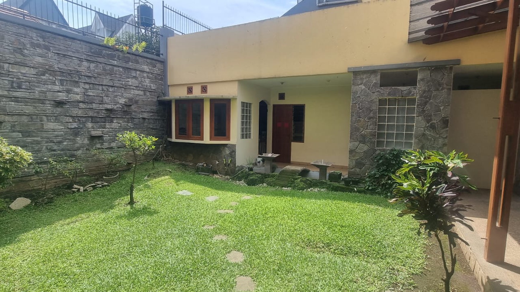 Rumah Lux di Mainorad Setraduta Bandung Utara