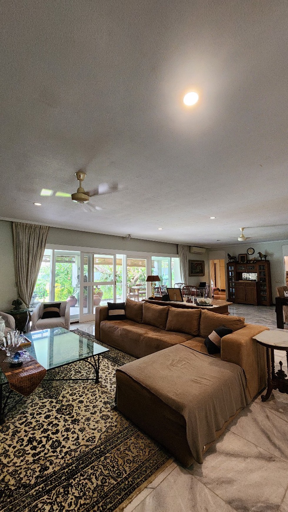 Di Jual Rumah Gumuk lokasi di Jl. Kemang V Bangka Jakarta Selatan
