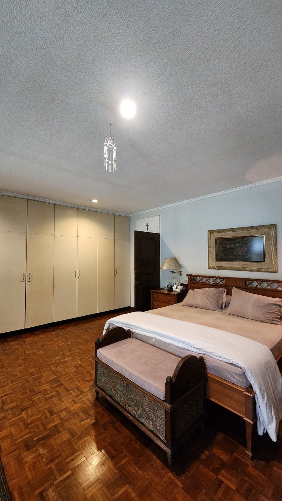 Di Jual Rumah Gumuk lokasi di Jl. Kemang V Bangka Jakarta Selatan