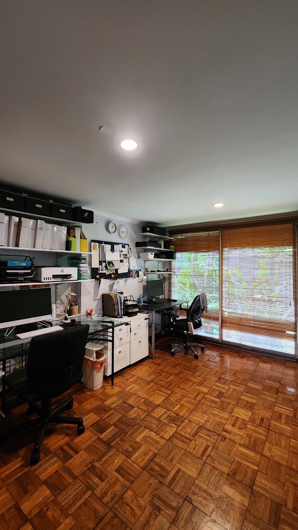 Di Jual Rumah Gumuk lokasi di Jl. Kemang V Bangka Jakarta Selatan