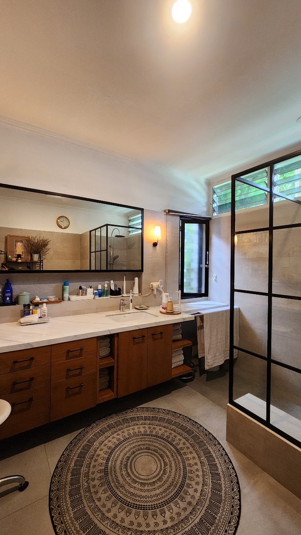 Di Jual Rumah Gumuk lokasi di Jl. Kemang V Bangka Jakarta Selatan
