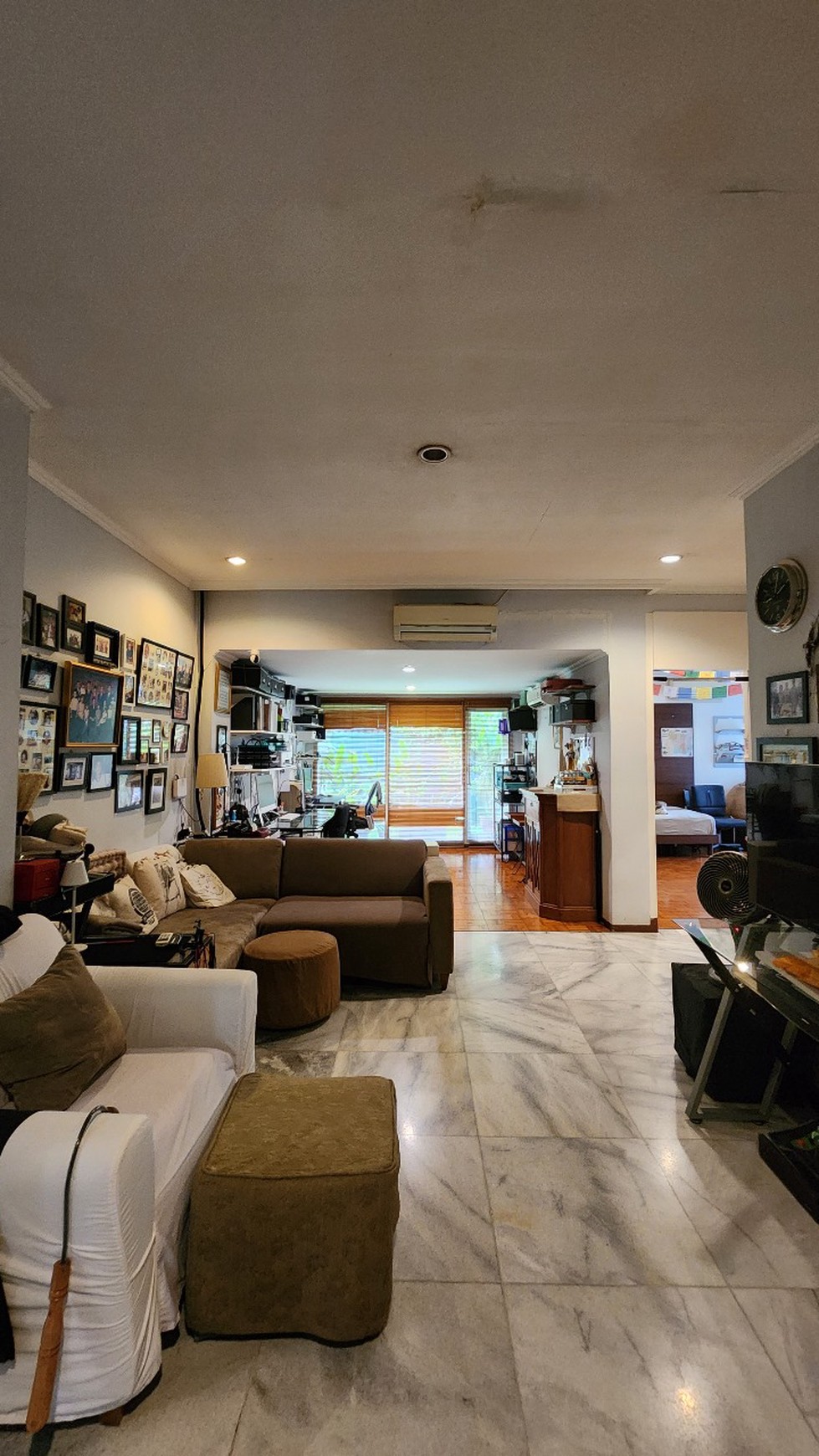 Di Jual Rumah Gumuk lokasi di Jl. Kemang V Bangka Jakarta Selatan