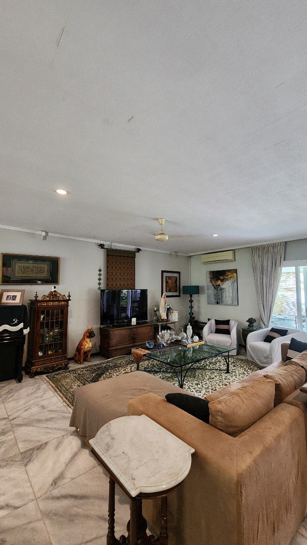 Di Jual Rumah Gumuk lokasi di Jl. Kemang V Bangka Jakarta Selatan