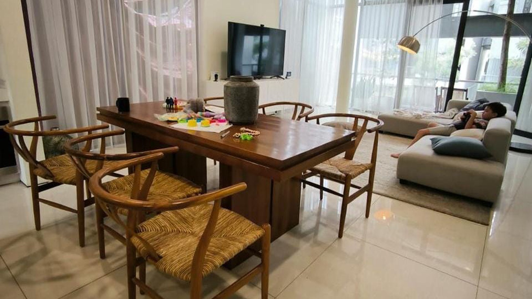 DIJUAL Rumah 2 Lt Kondisi Siap Huni - CIREUNDEU