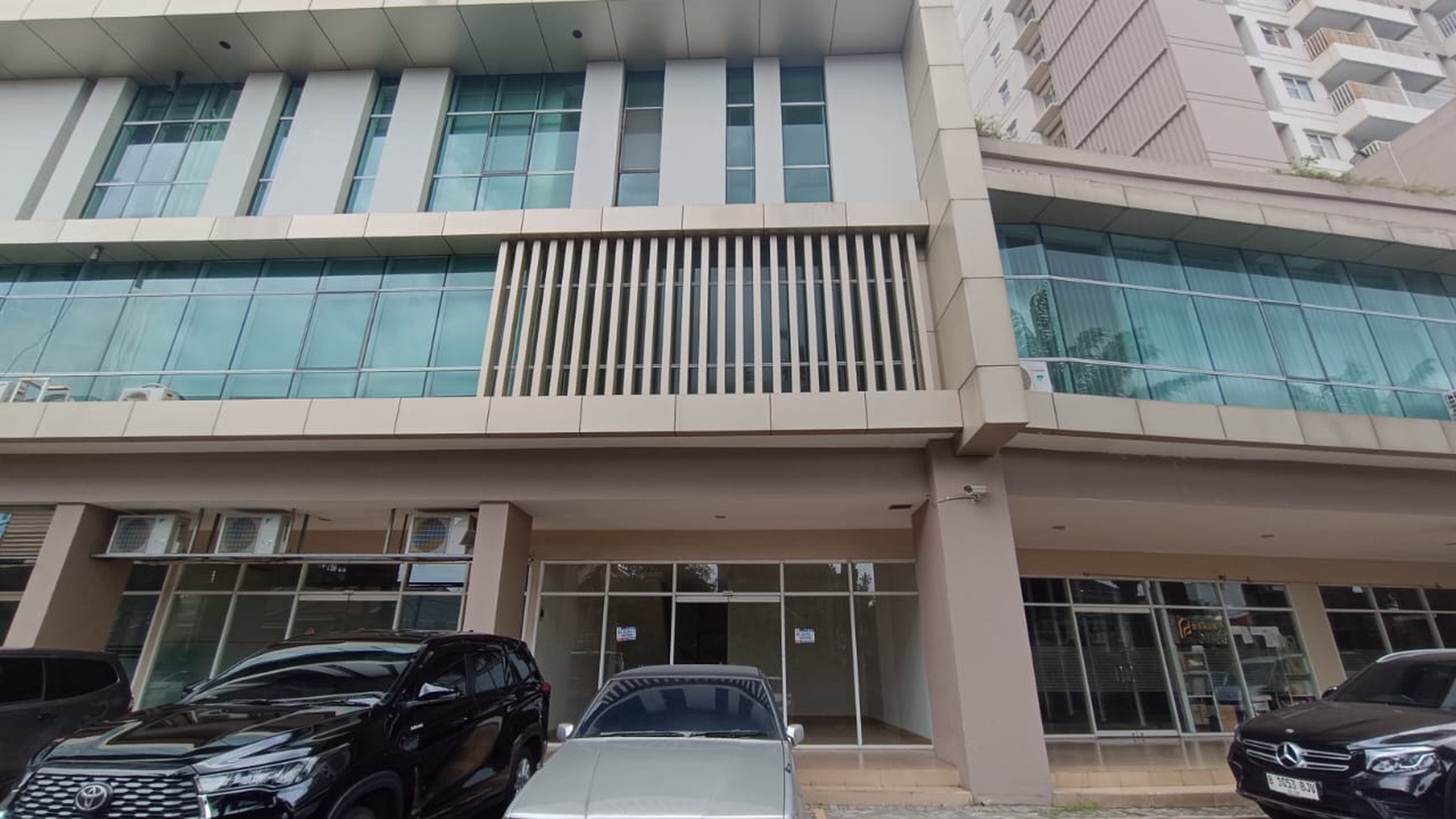 JUAL/SEWA UNIT KOMERSIL APARTEMEN Belmont Residence Kebun Jeruk
