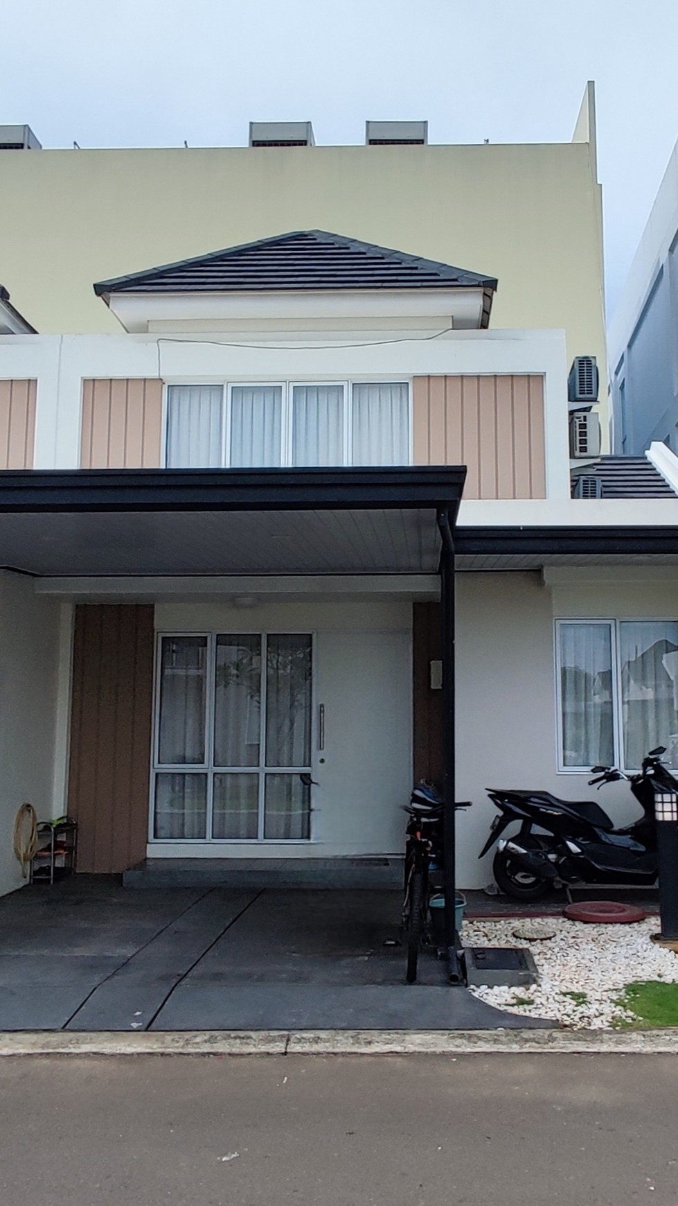 Flash Sale. Rumah bagus Paramount Petals cluster Aster