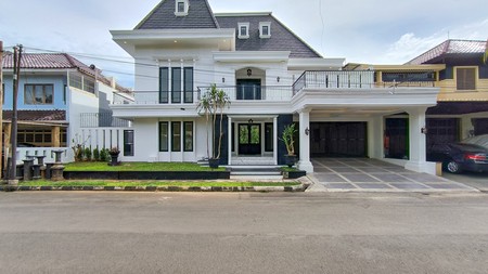 Rumah Bagus Dengan Kolam Renang Di Bintaro Sektor 8