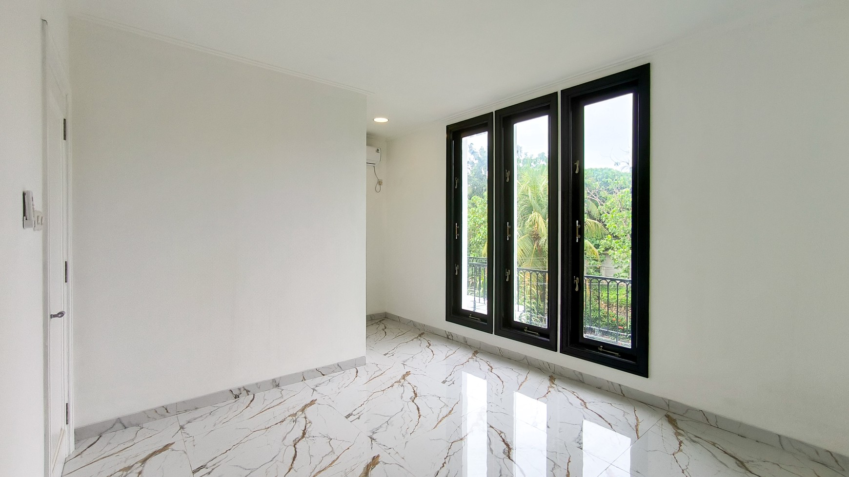 Rumah Bagus Dengan Kolam Renang Di Bintaro Sektor 8