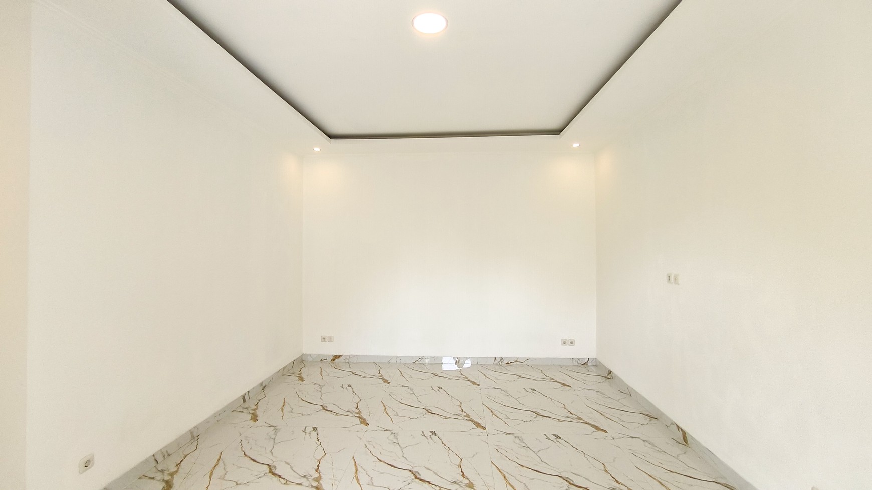 Rumah Bagus Dengan Kolam Renang Di Bintaro Sektor 8
