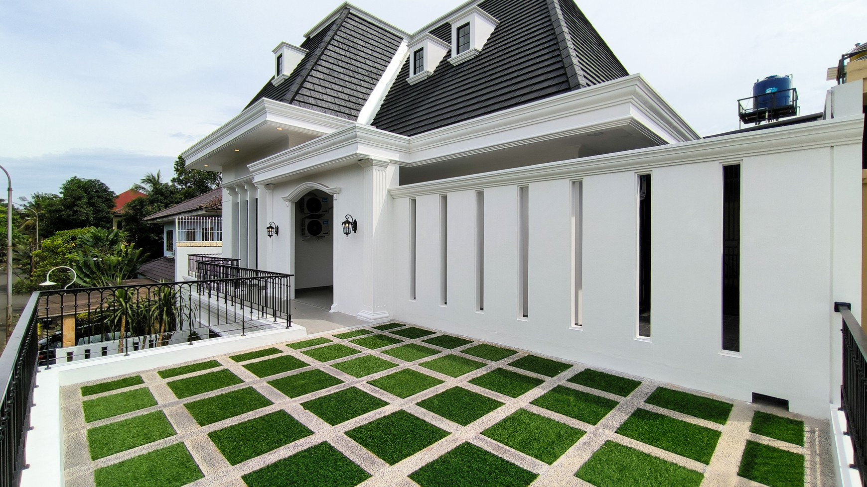 Rumah Bagus Dengan Kolam Renang Di Bintaro Sektor 8