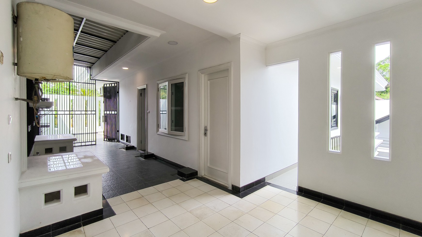Rumah Bagus Dengan Kolam Renang Di Bintaro Sektor 8