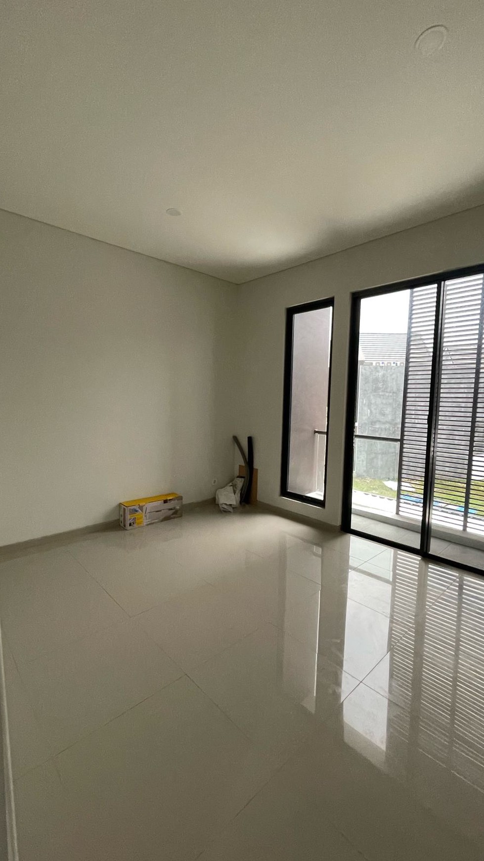 Flash Sale. Rumah bagus Hyra at Melia Graha Raya, Bintaro