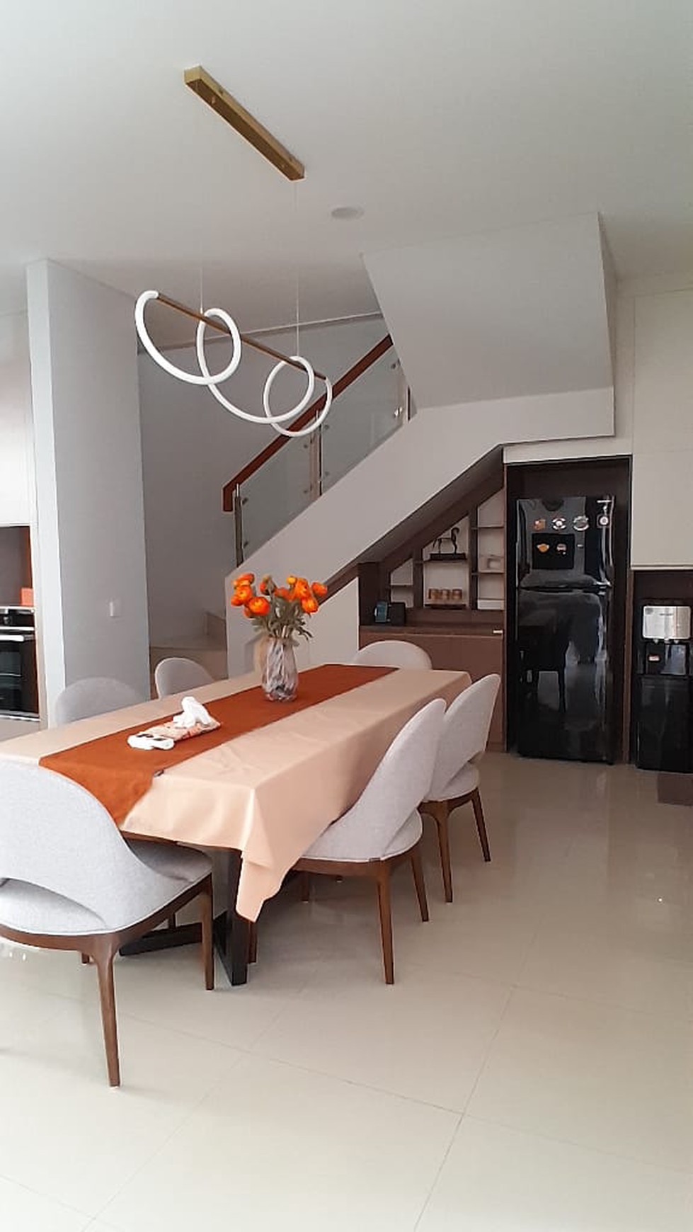 Rumah Cantik Brand New Semi Furnished di Miami Kota Wisata