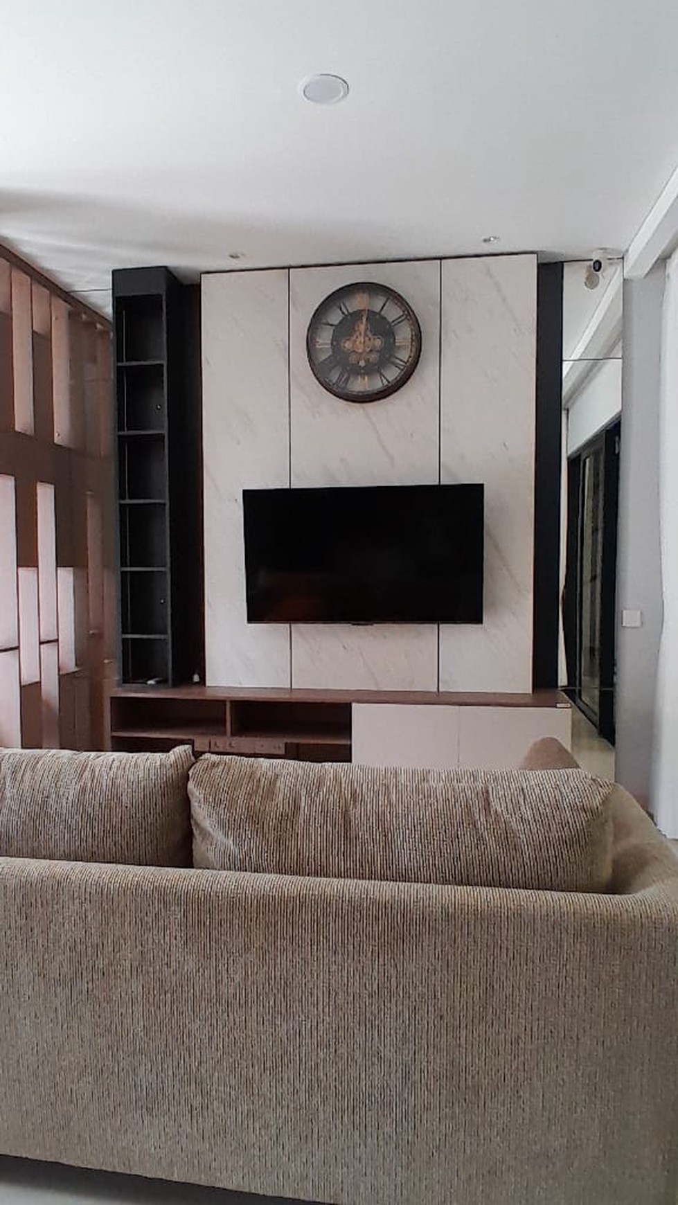 Rumah Cantik Brand New Semi Furnished di Miami Kota Wisata
