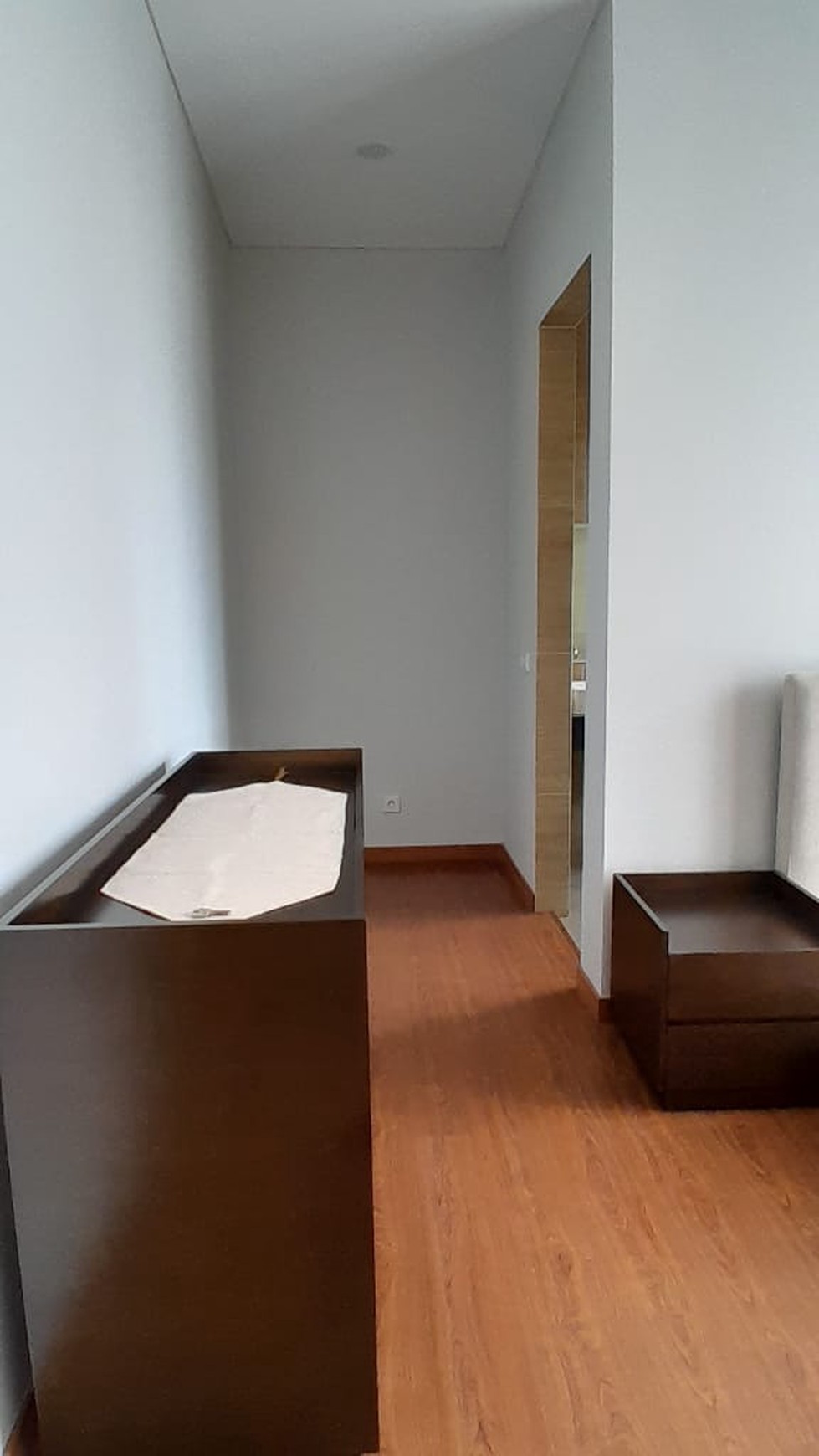 Rumah Cantik Brand New Semi Furnished di Miami Kota Wisata