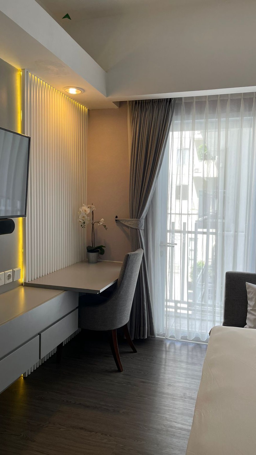 Rumah Cantik Brand New Semi Furnished di Miami Kota Wisata