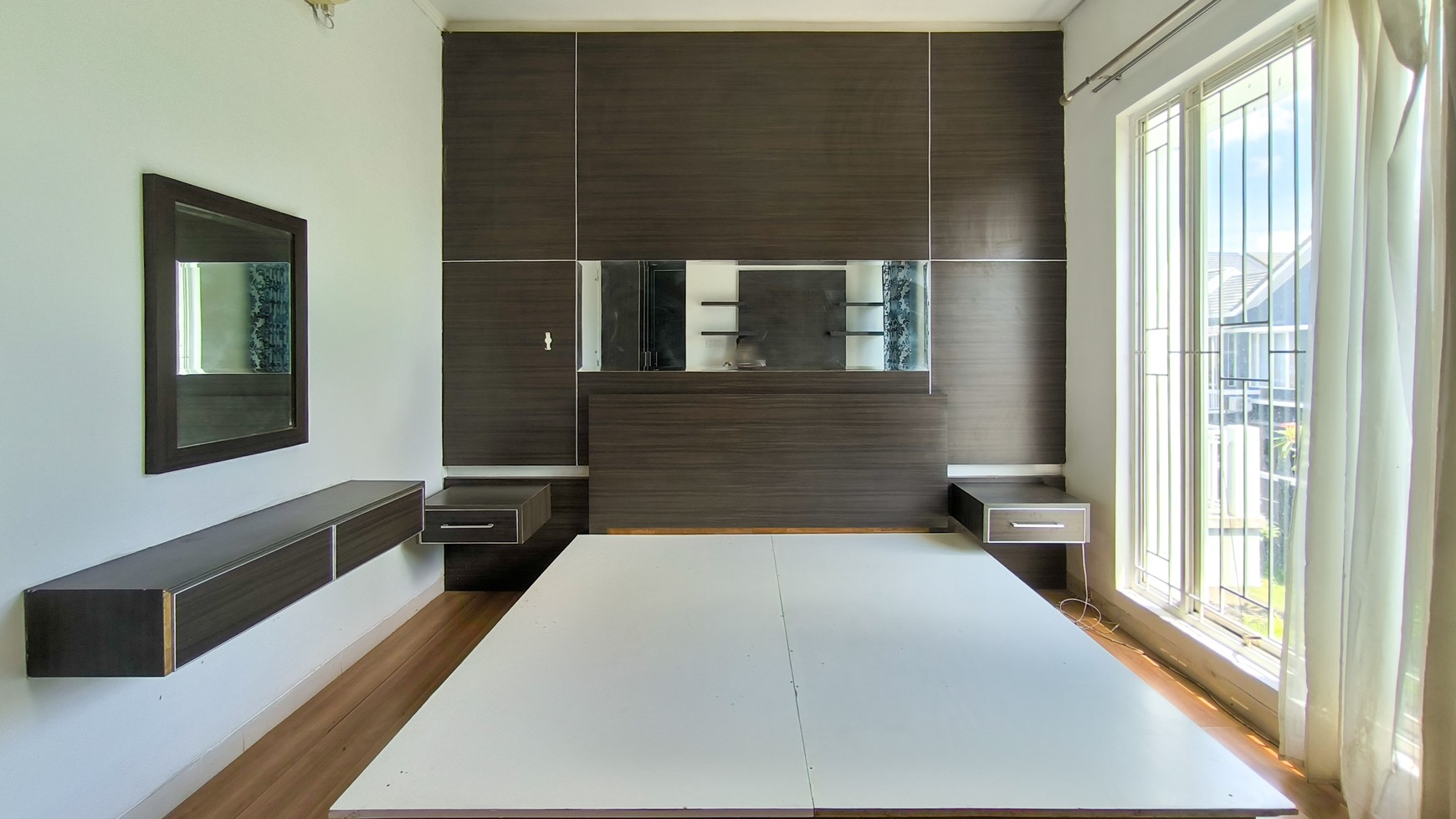 Rumah Bagus Di Emerald View Bintaro Jaya Sektor 9