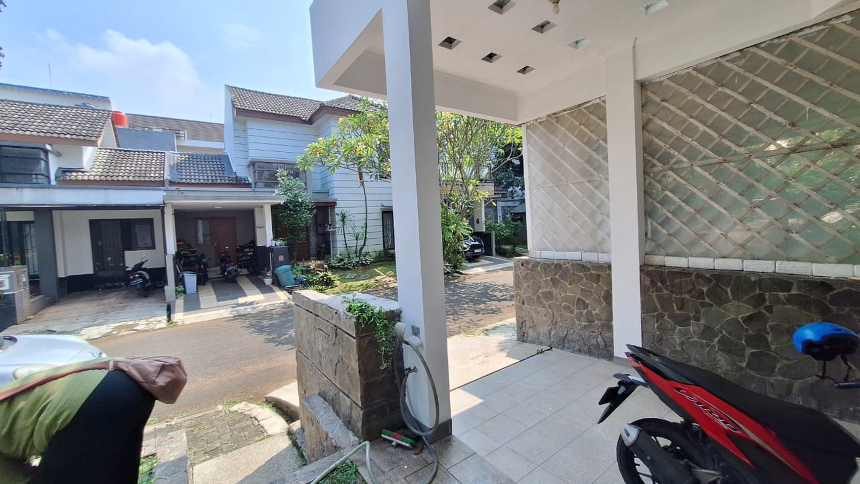 Rumah Bagus Di Mahagoni Park Graha Raya Bintaro Jaya