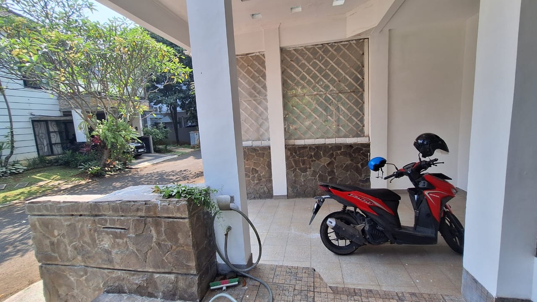 Rumah Bagus Di Mahagoni Park Graha Raya Bintaro Jaya
