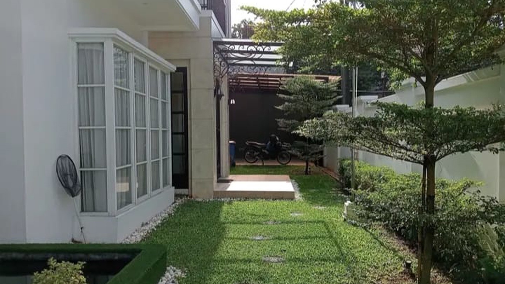 Rumah Bagus Di Jl Melati Kav DPR Ciganjur Jakarta Selatan