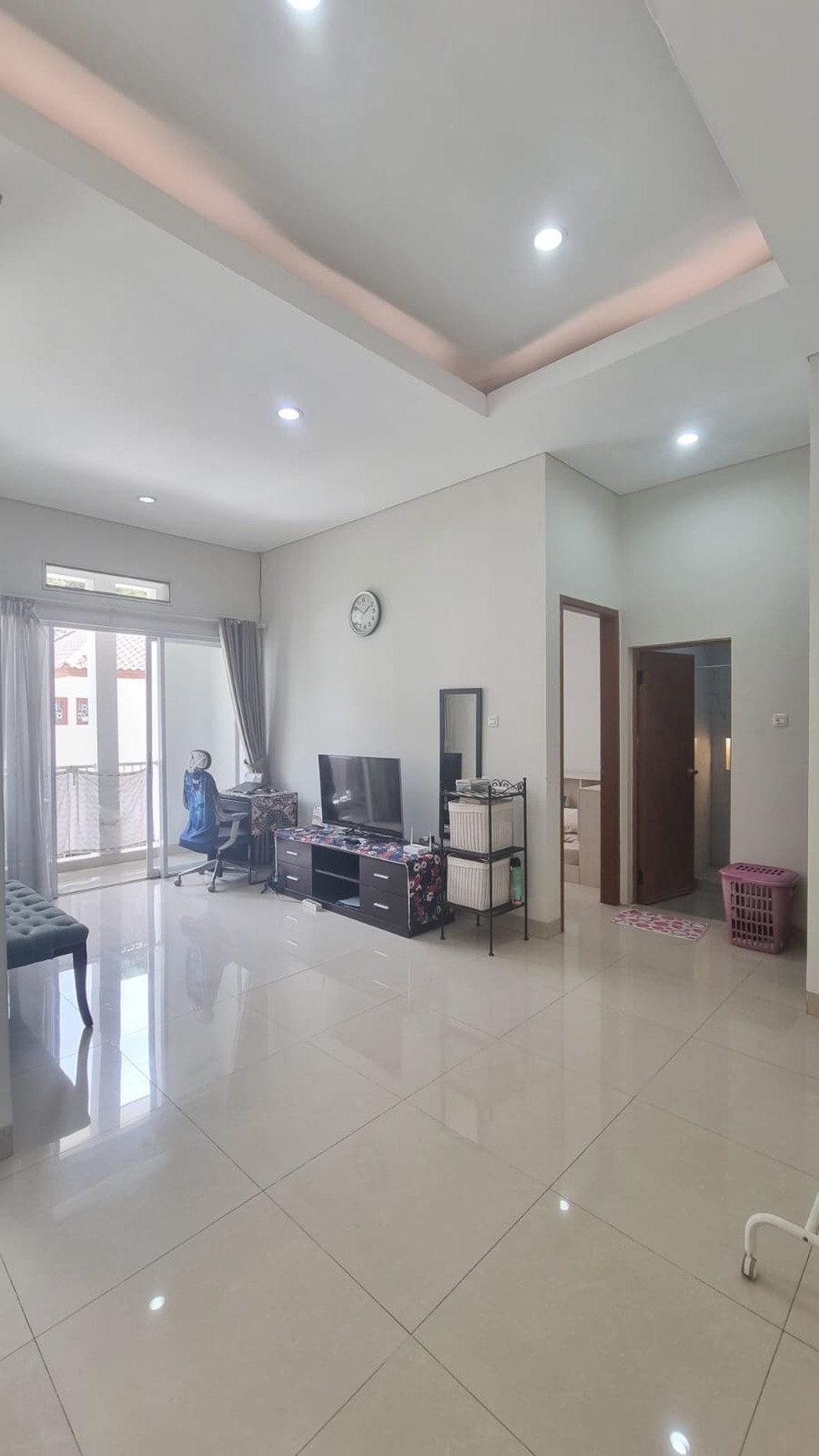 Rumah 2½ Lantai Siap Huni Lokasi Strategis dan Asri @Graha Raya