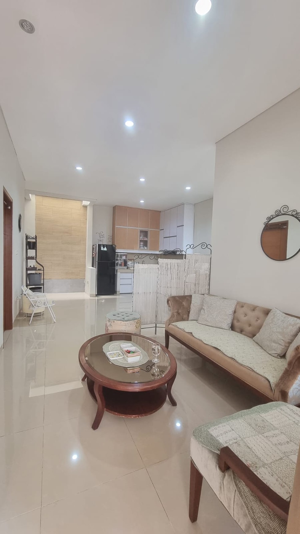 Rumah 2½ Lantai Siap Huni Lokasi Strategis dan Asri @Graha Raya