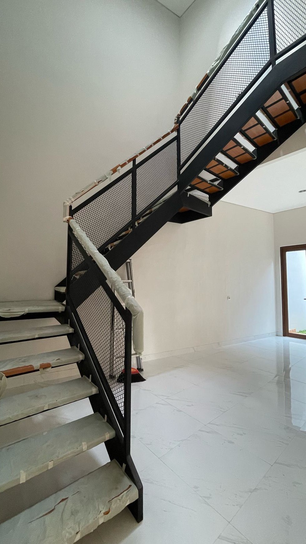 Rumah Bagus Di Komp Pesona Rembulan Serpong Tangerang Selatan