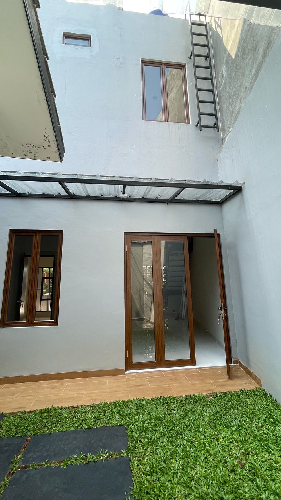 Rumah Bagus Di Komp Pesona Rembulan Serpong Tangerang Selatan