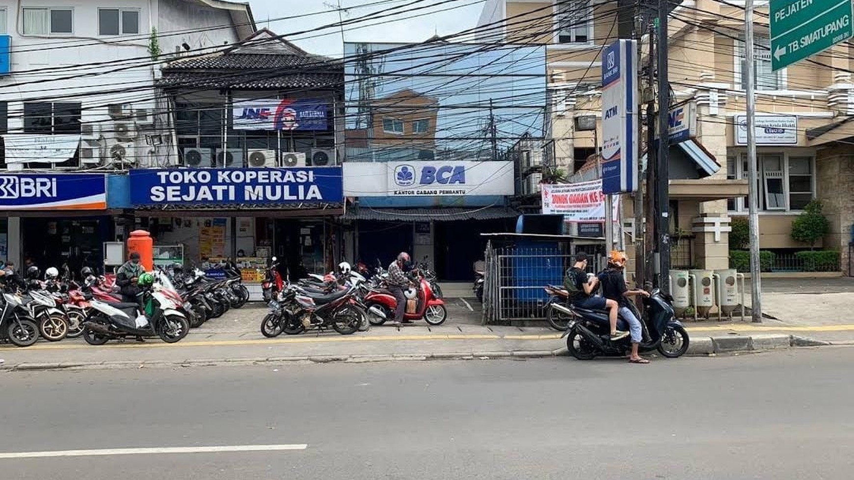 Ruko Di Lokasi Strategis Pinggir Jl Ragunan Raya Jakarta Selatan