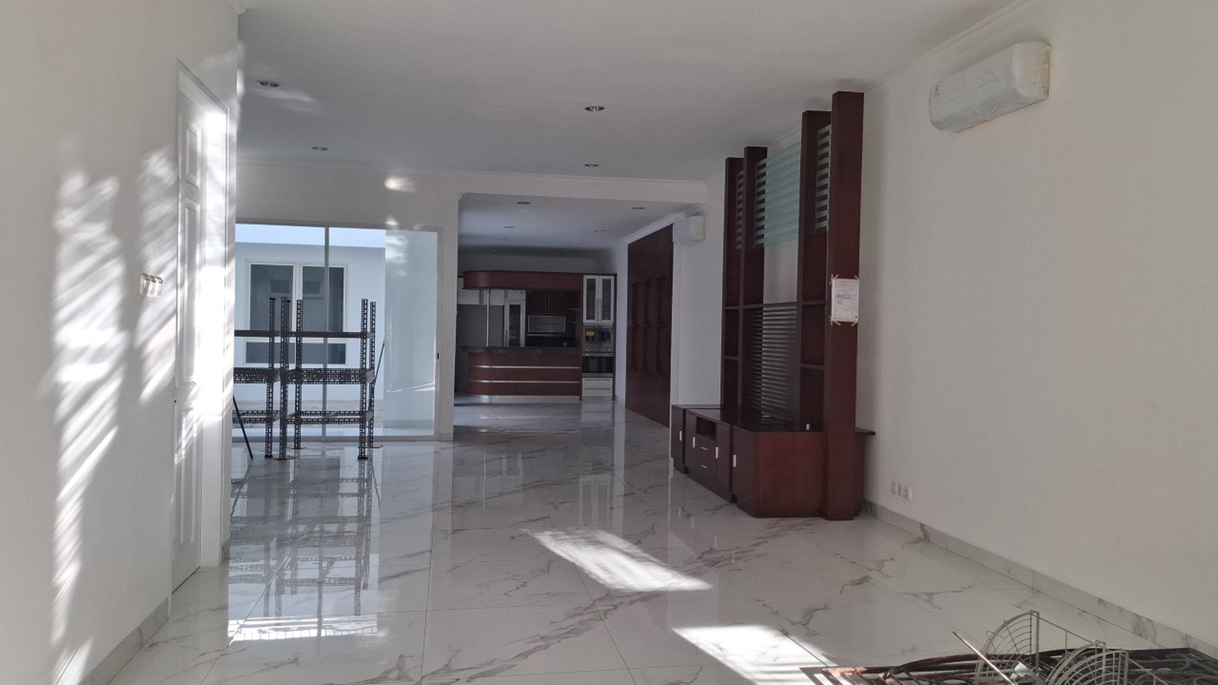 Rumah Bukit Gading Mediterania, Kelapa Gading