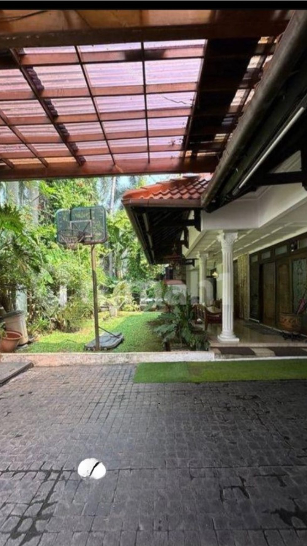 Rumah Luas Permata Hijau 