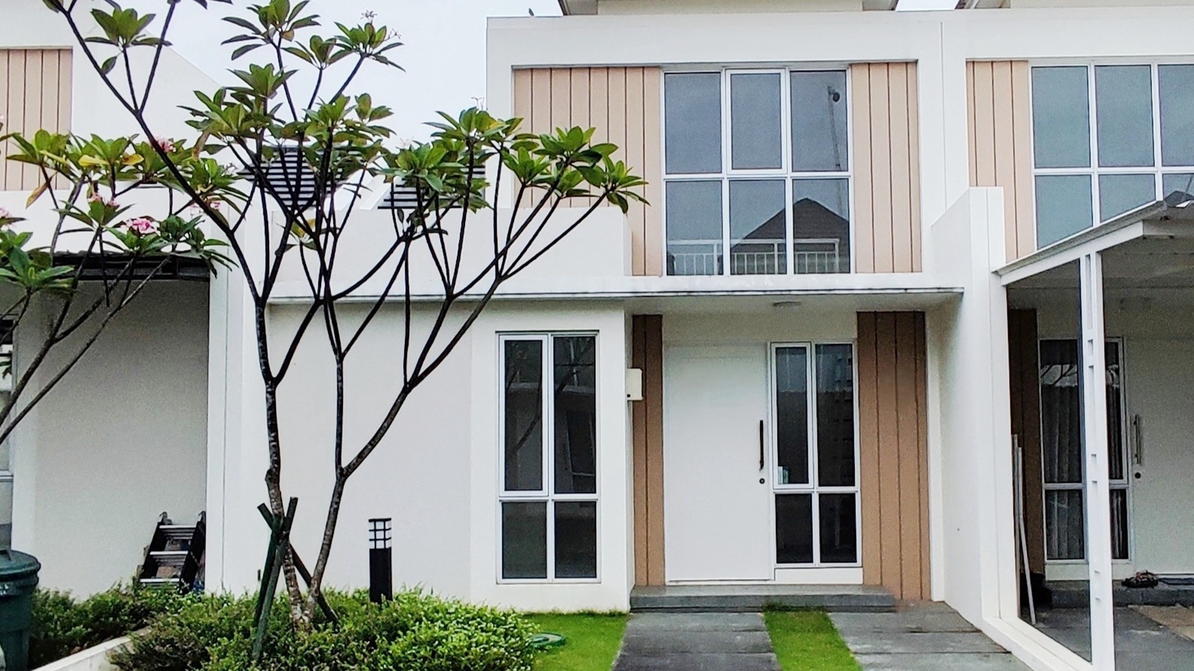 Rumah modern Paramount Petals cluster Aster