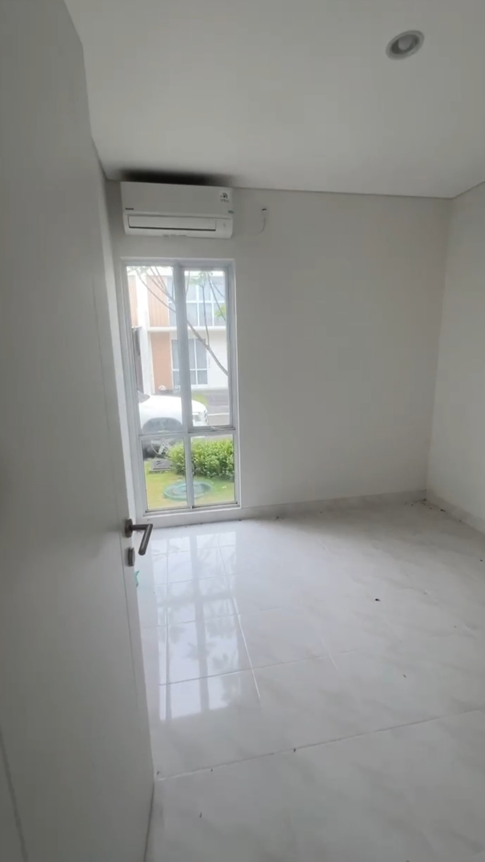 Rumah modern Paramount Petals cluster Aster