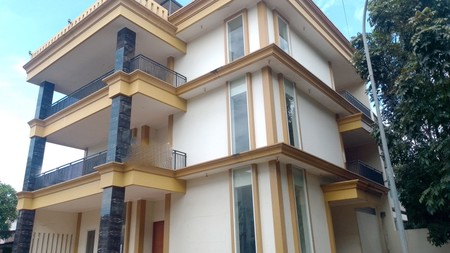 Rumah Hook ada Kolam Renang di The Icon Cluster Simplicity BSD City