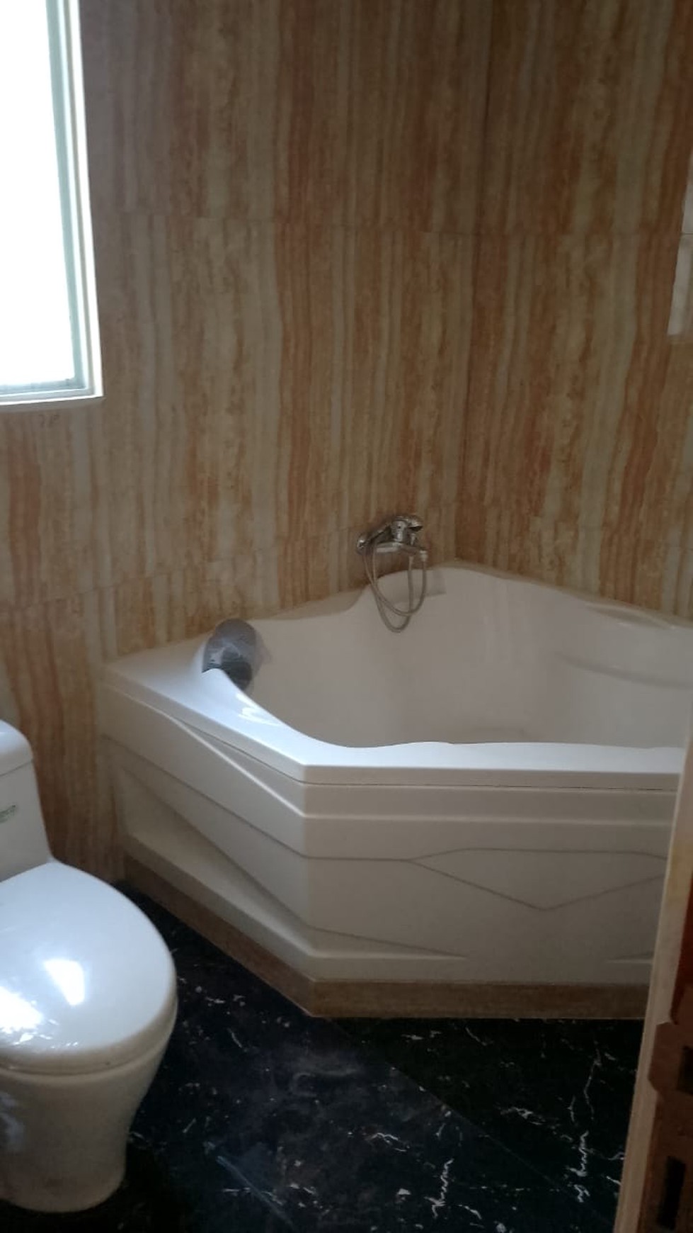 Rumah Hook ada Kolam Renang di The Icon Cluster Simplicity BSD City