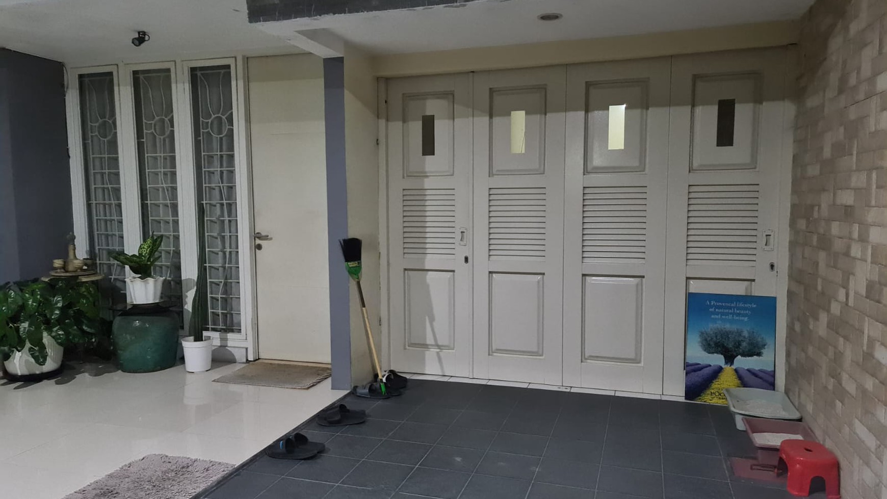 Rumah Strategis Minimalis Modern di Pondok Nirwana Rungkut