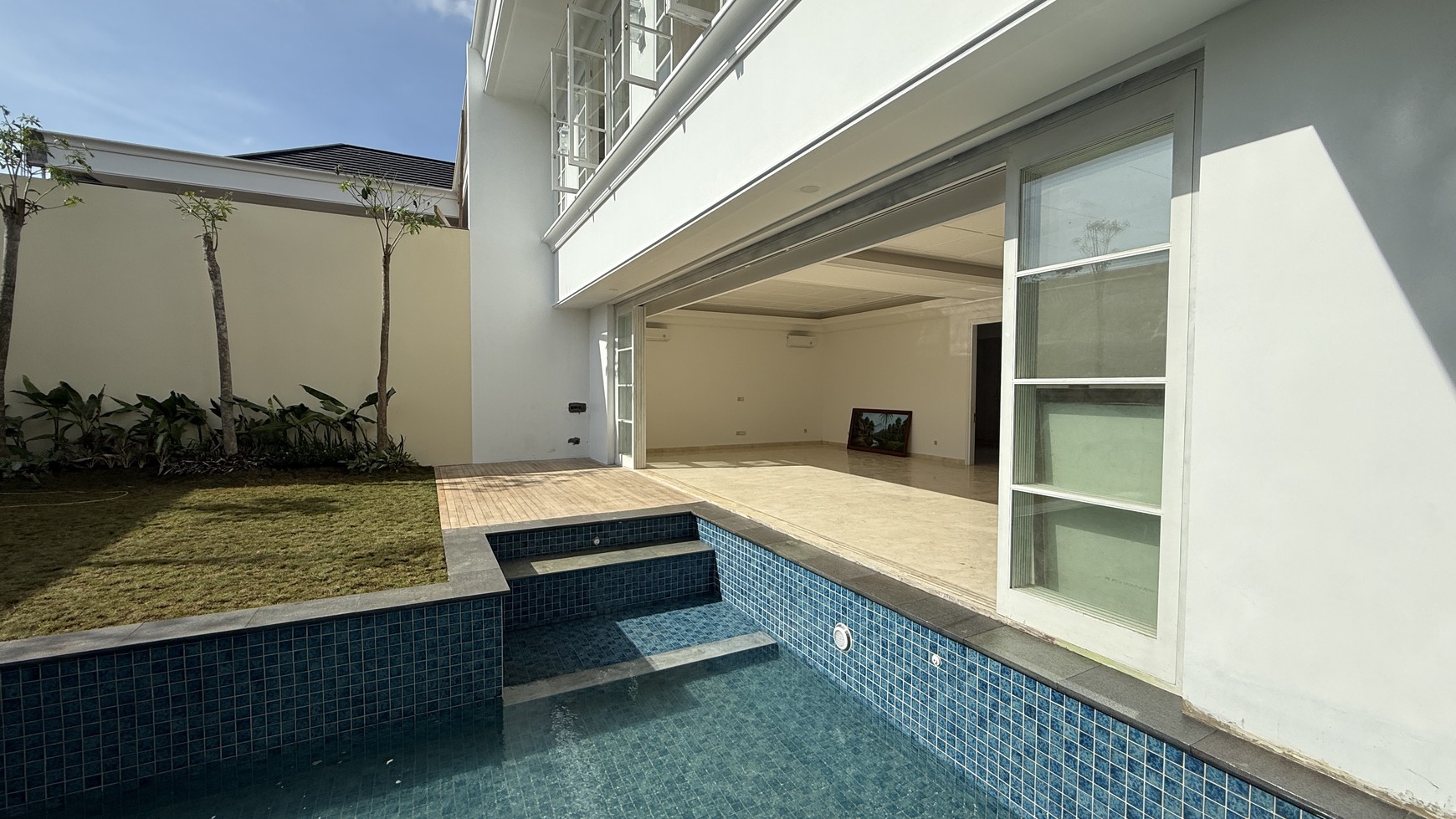 RUMAH MEWAH BARU AMERICAN CLASSIC DI KEMANG DALAM AREA, JAKARTA SELATAN