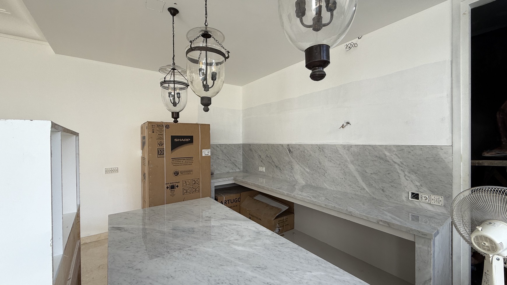 RUMAH MEWAH BARU AMERICAN CLASSIC DI KEMANG DALAM AREA, JAKARTA SELATAN