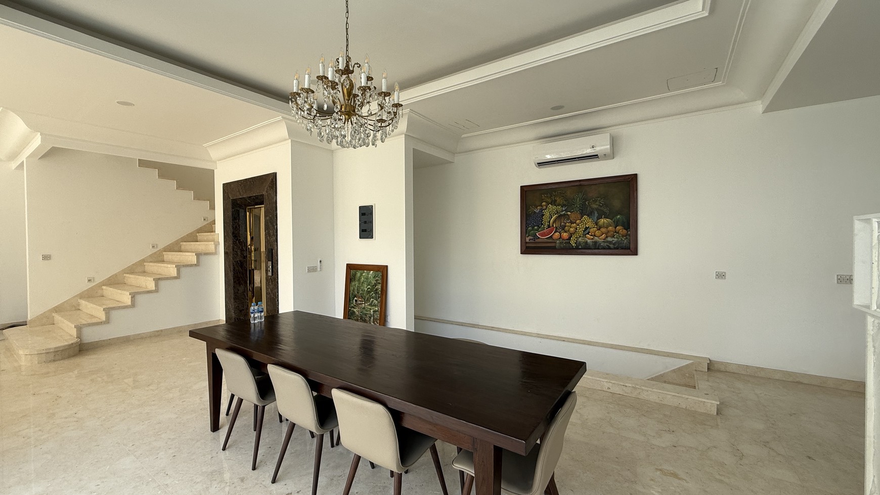 RUMAH MEWAH BARU AMERICAN CLASSIC DI KEMANG DALAM AREA, JAKARTA SELATAN