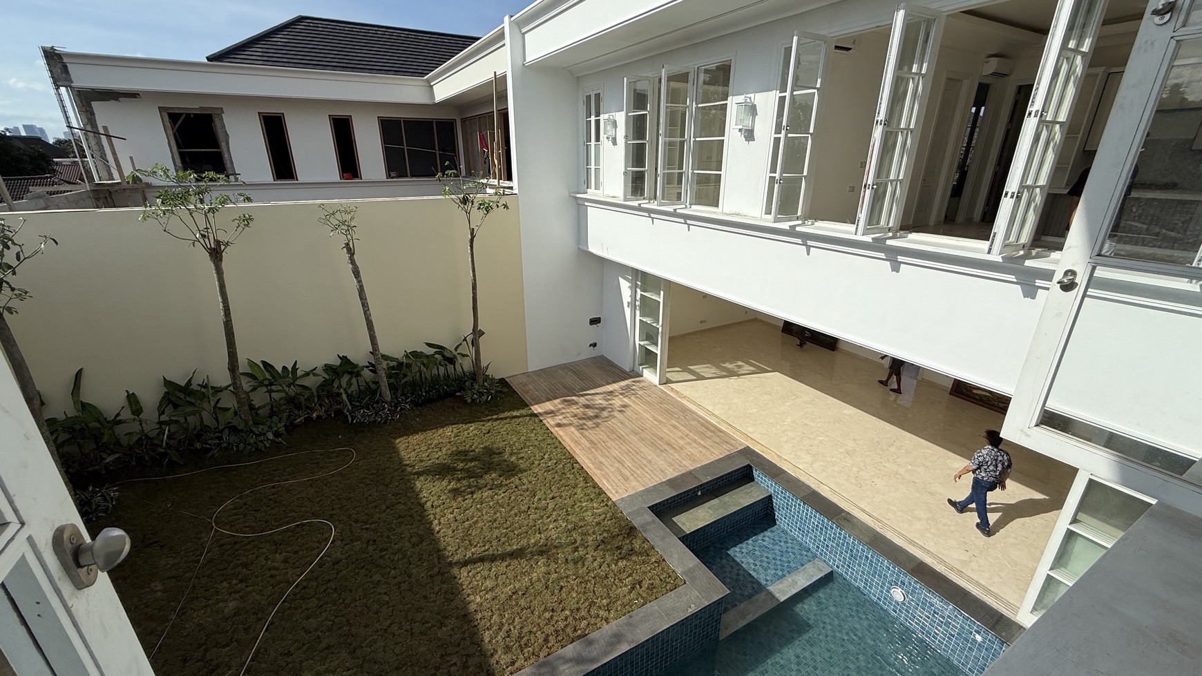 RUMAH MEWAH BARU AMERICAN CLASSIC DI KEMANG DALAM AREA, JAKARTA SELATAN