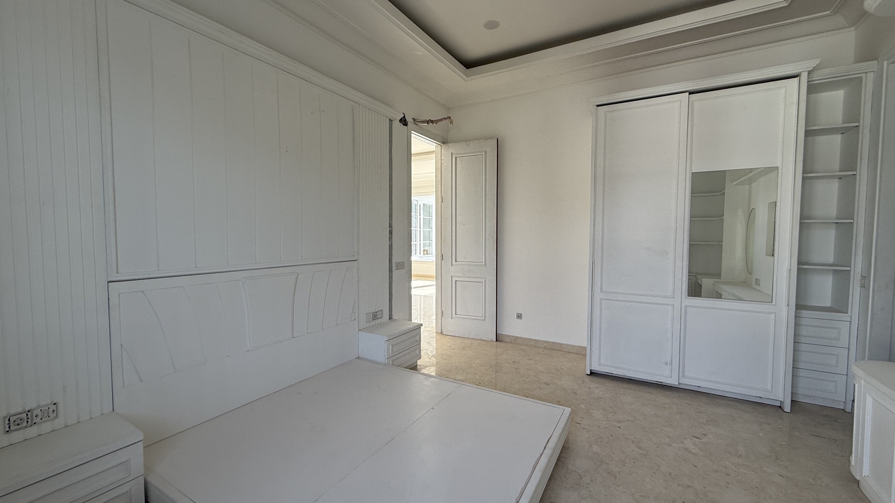 RUMAH MEWAH BARU AMERICAN CLASSIC DI KEMANG DALAM AREA, JAKARTA SELATAN